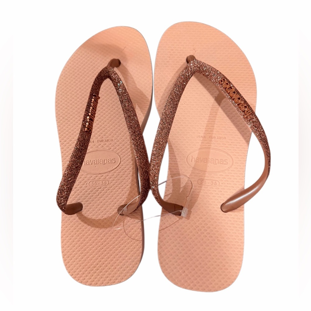 Havaianas Slim Sparkling Glitter Rose Gold Flip Flops
Size 6 - Picture 3 of 7